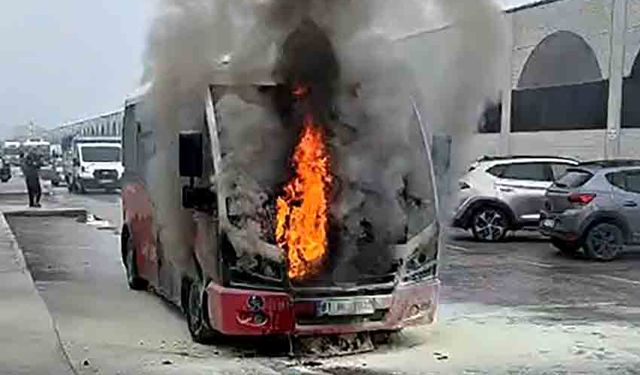 Halk otobüsü alevlere teslim oldu