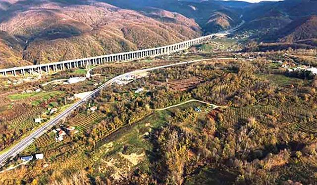 Türkiye'nin en önemli geçiş güzergahı sonbaharda büyüledi