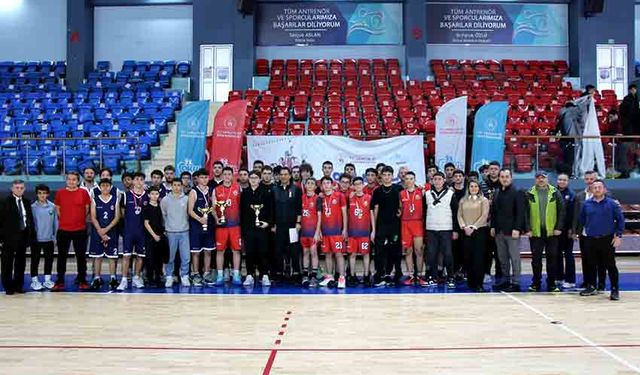 Genç basketbol müsabakaları sona erdi