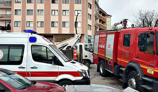 Üst katları otel olarak kullanılan iş merkezinde yangın