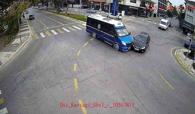 4 trafik kazası saniye saniye KGYS kameralarına yansıdı