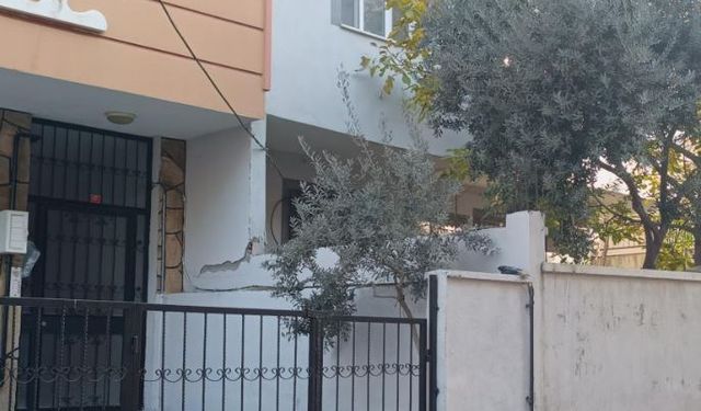 Manisa'da boşaltılan iki binanın sakinleri evlerine geri döndü