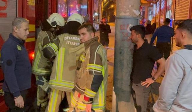 Eşiyle tartıştı, evini ateşe verdi