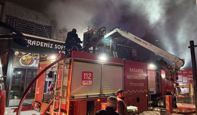 Hırdavat dükkanı alev topuna döndü, ekipler seferber oldu