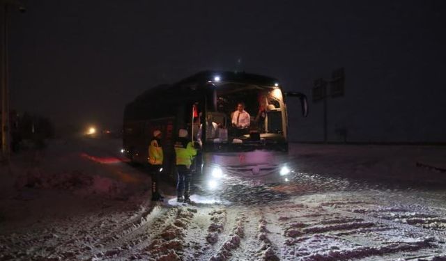Kastamonu beyaza büründü; Ağır tonajlı araçlara geçiş yasağı