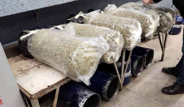 Oto gaz tüplerine gizlenen 70 kilo esrar yakalandı
