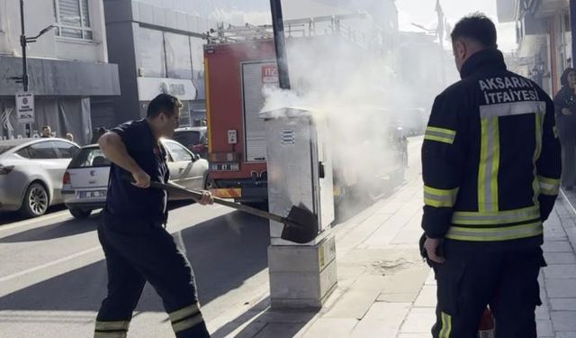 Elektrik panosundaki yangın paniğe neden oldu