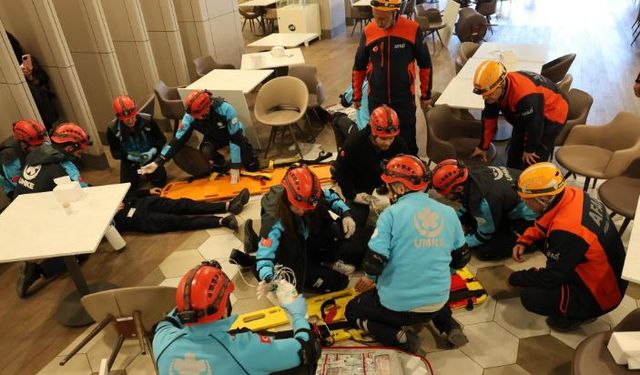 Fethi Sekin Şehir Hastanesi'nde deprem ve yangın tatbikatı