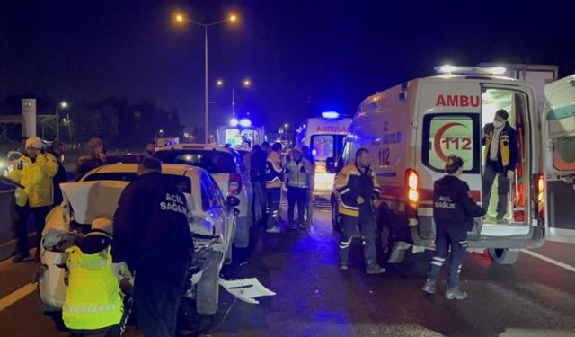 Zincirleme kaza: 2'si asker 5 yaralı