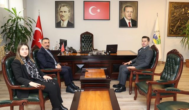Vali Hacıbektaşoğlu'ndan Kilimli belediye başkanına taziye ziyareti