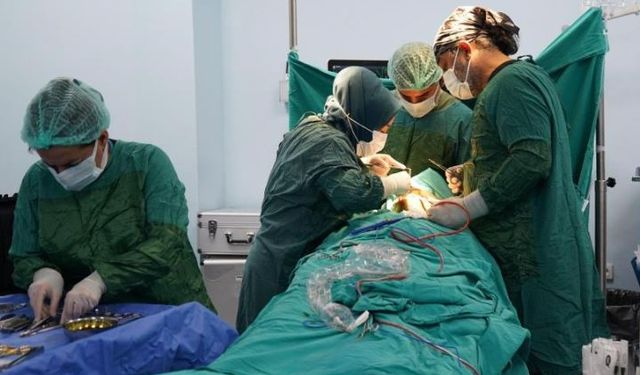 Çene kırığı ilk kez ileri cerrahiyle tedavi edildi