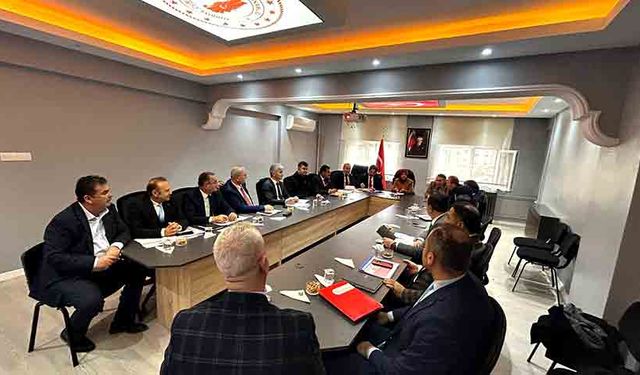 İl Müdürü Özer Başkanlığında Eğitim Zirvesi