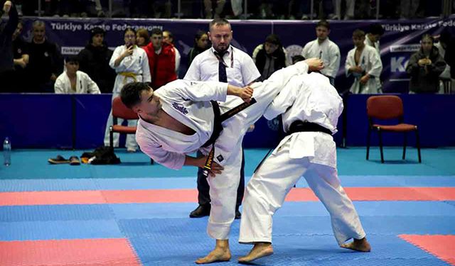 600 Sporcu, 30 İlden Geldi: Karabük’te Dev Karate Şampiyonası