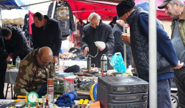 Kiminin çöpü, kiminin hazinesi: "Ankara Bit Pazarı"