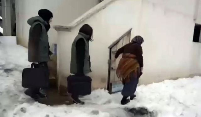 Kar ve Tipiye Rağmen Şap Mesaisi: Veterinerler Dağları Aşıyor