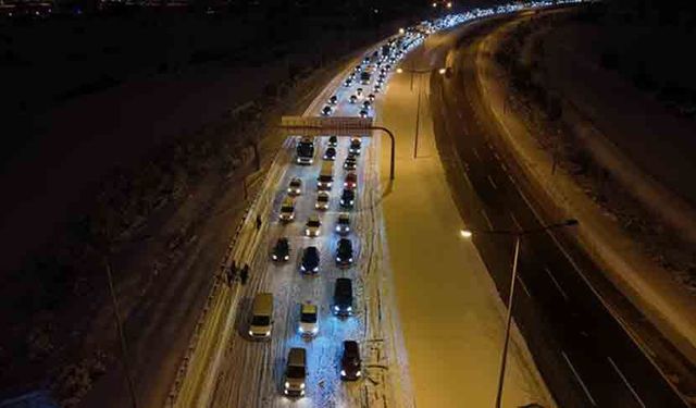 Bolu Dağı’nda Kar Esareti: TEM 7 Saat Kapalı Kaldı