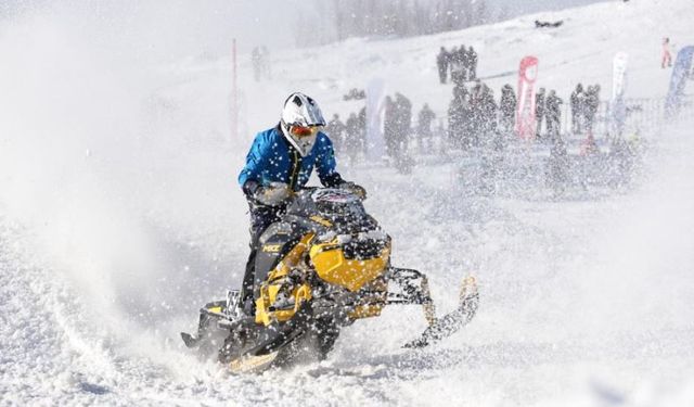Rize’de sis denizi üzerinde adrenalin dolu yarış