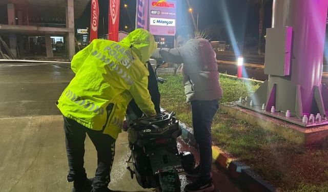 Motosiklet devrildi: Sürücü 4 promil alkollü