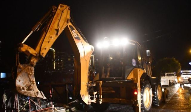 Aydın'da taşkın alarmı: Söke'de dere kenarındaki evler tahliye edildi