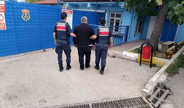 Bir yılda 2 milyon 456 bin kişiyi sorgulandı, 986 hükümlü yakalandı