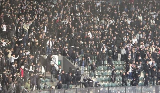 Beşiktaş Tribününde Arbede: 15 Taraftara İşlem Yapıldı