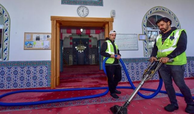 Camiler Ramazan Öncesi Temizleniyor
