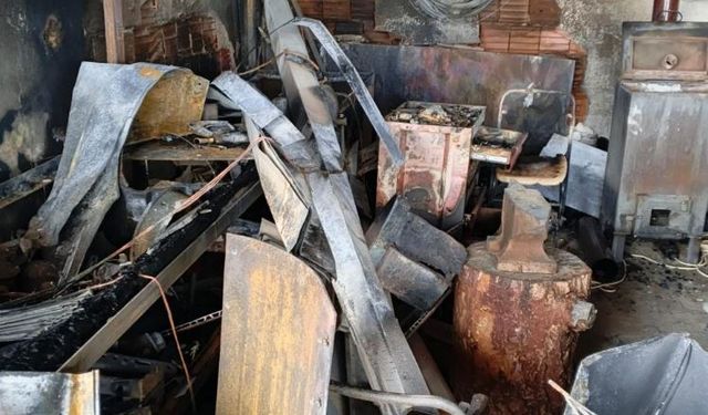 Bolu’da demir doğrama dükkanında çıkan yangın korkuttu