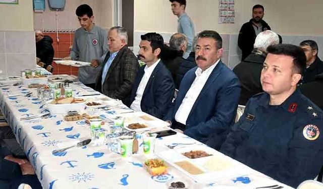 Gürbüzler Köyü’nde Kur’an Kursu’ndan iftar programı