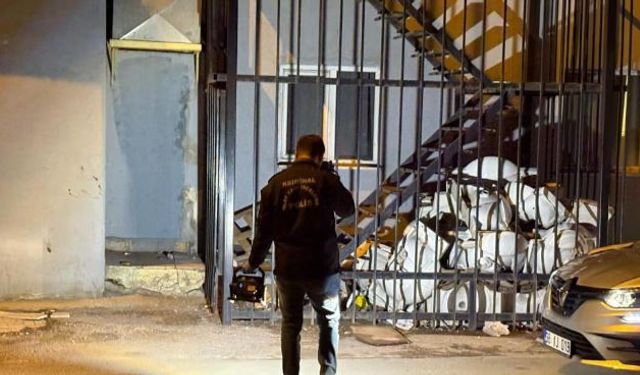 Tabancayla uğraşırken kendini vurdu, silahı yangın merdivenine sakladı