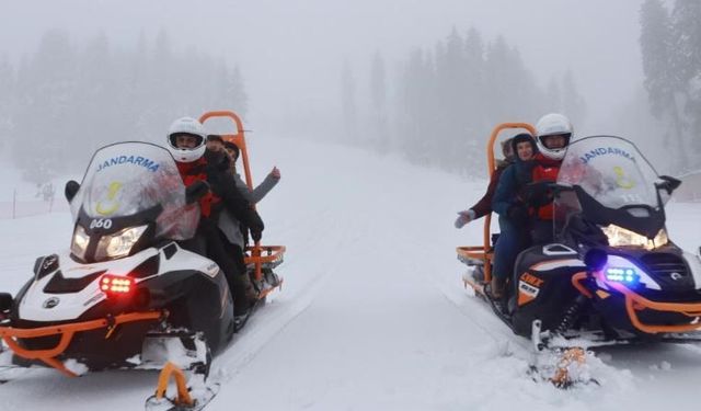 Şehit aileleri Ilgaz’da jandarmayla kar keyfi yaşadı