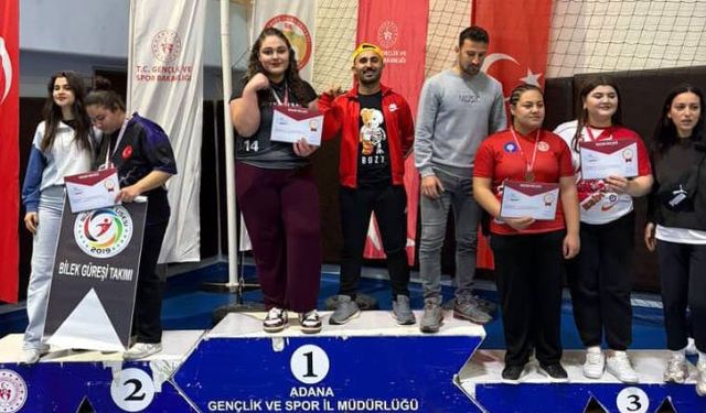 Saraylı Sudenaz Kaya Türkiye’yi bilek güreşinde salladı