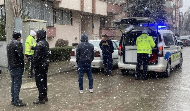 Ters Yöndeki Motosiklet 2 Araca Çarptı