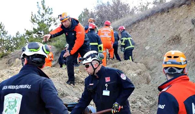 AFAD ekiplerinden heyelan tatbikatı