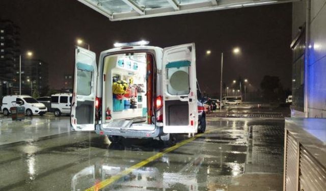 İnşaat iskelesi çöktü: 4 işçi yaralandı