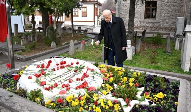 Bahçeli'den merhum Muhsin Yazıcıoğlu'nun kabrine ziyaret