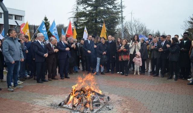 Bolu’da Nevruz Coşkusu: Ateş Üzerinden Atlandı, Demir Dövüldü