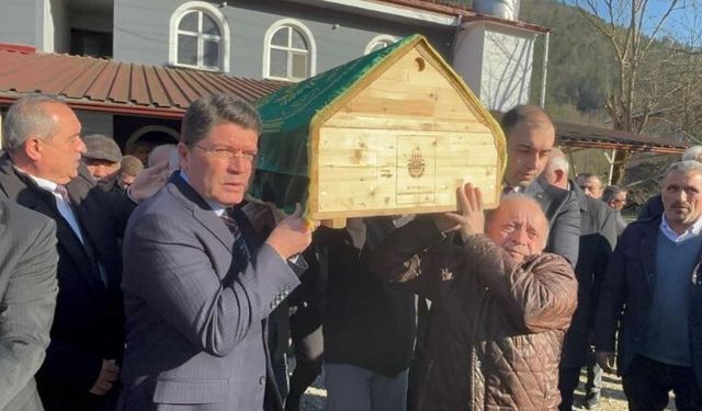 Eski Adalet Bakanı Tunç'un acı günü