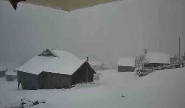 Yüksek kesimler beyaz örtüyle kaplandı