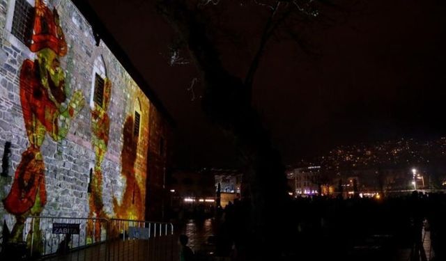 Bursa'nın 700 yıllık destanı ışık gösterisiyle anlatıldı