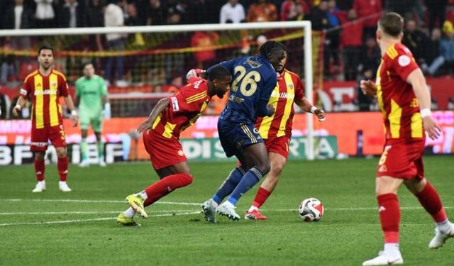 Fenerbahçe Kayseri’de farka gitti: 4-0’lık galibiyet