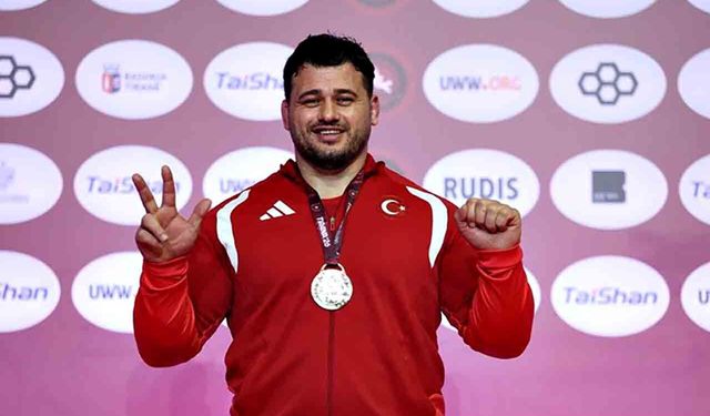 Rıza Kayaalp tarihe geçti: 13. Avrupa şampiyonluğuna ulaştı