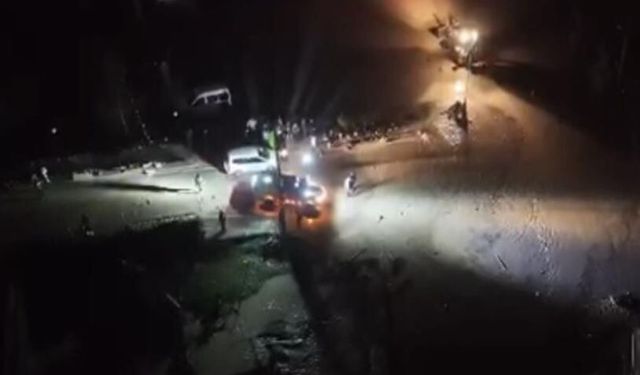 Sele kapılan araçtaki 2 kişi hayatını kaybetti