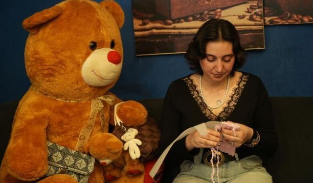 Üniversite öğrencisi genç kızın el emeği çantaları gelir kapısı oldu
