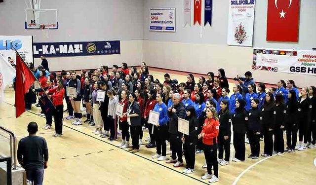 Yurtlar arası voleybol ligi başladı