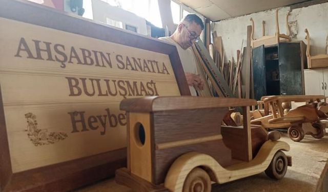 Atmaya kıyamadığı ahşapları sanat eserine çevirdi