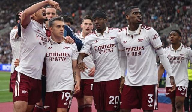 Premier Lig’de 22 yıl aradan sonra şampiyon Arsenal