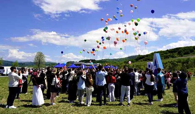 BARÜ’de “12.Geleneksel Öğretmenim Şenliği” çeşitli etkinliklerle kutlandı