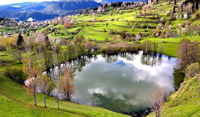 Saklı cennet Balık Gölü ilkbaharla büyüledi