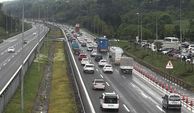 Bolu geçişinde bayram göçü devam ediyor