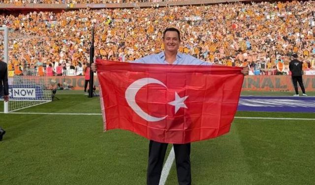 İngiltere'de tarih yazan Türk başkan!